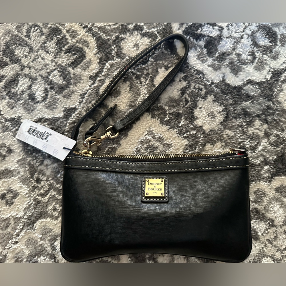 Woman’s clutch wallet